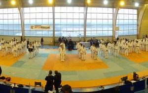 Début du tournoi, avec présentation des équipes